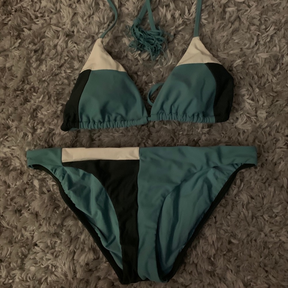 PILYQ Color Block Bikini